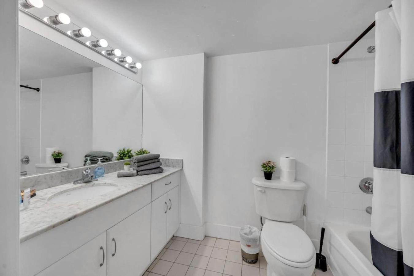 Panoramic 2br Bay-view In Brickell With Parking Apartamento *
