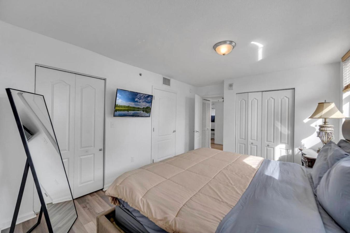 Panoramic 2br Bay-view In Brickell With Parking Apartamento