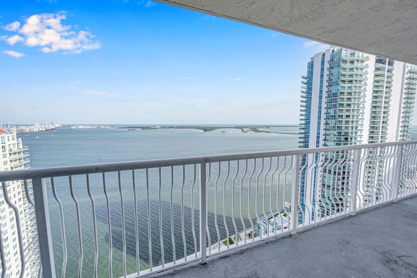 Panoramic 2br Bay-view In Brickell With Parking Apartamento *
