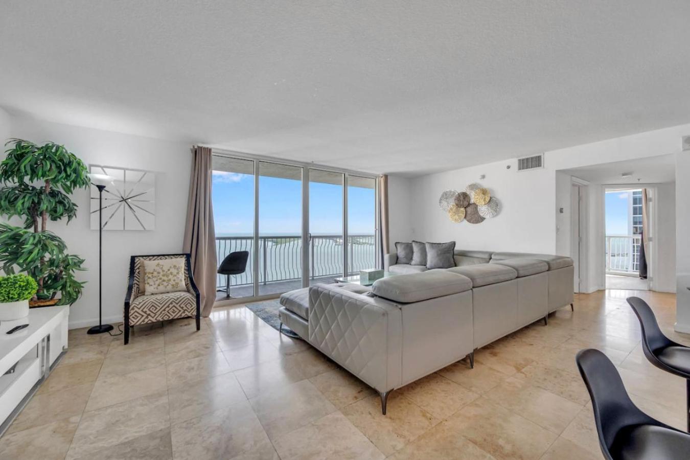 Panoramic 2br Bay-view In Brickell With Parking Apartamento *