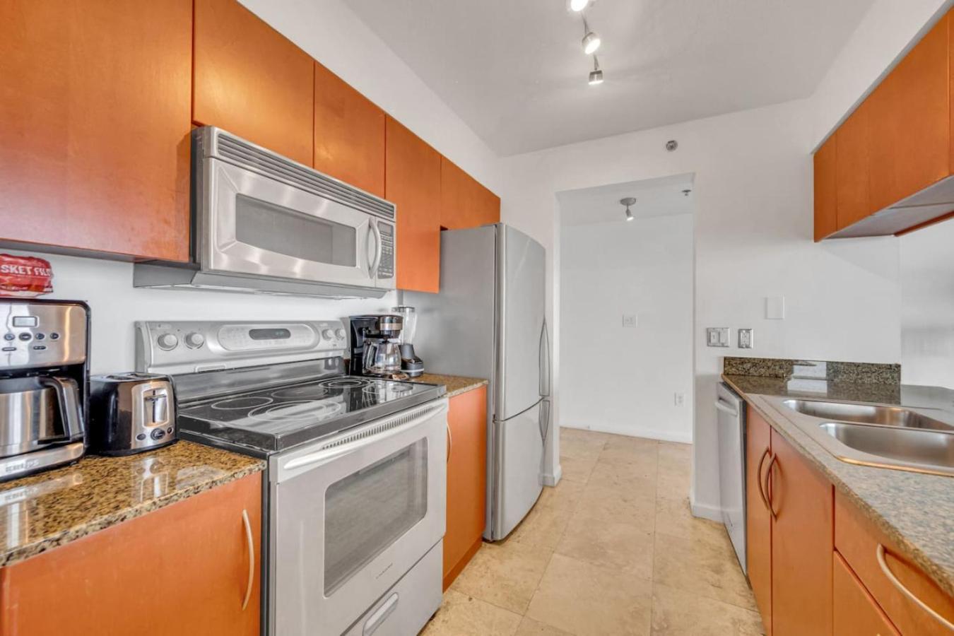 Panoramic 2br Bay-view In Brickell With Parking *